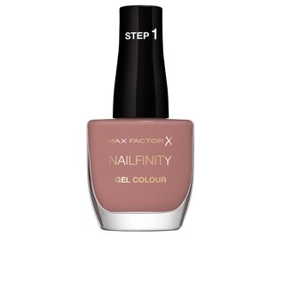 Max Factor nailfinity #215-Standing ovation